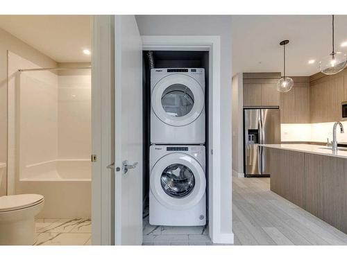 1118-395 Skyview Parkway Ne, Calgary, AB - Indoor Photo Showing Laundry Room