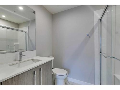 1118-395 Skyview Parkway Ne, Calgary, AB - Indoor Photo Showing Bathroom