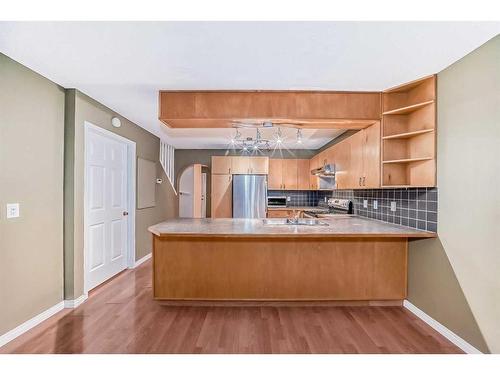 219 Coachway Road Sw, Calgary, AB - Indoor Photo Showing Kitchen