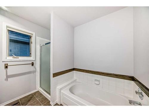 219 Coachway Road Sw, Calgary, AB - Indoor Photo Showing Bathroom