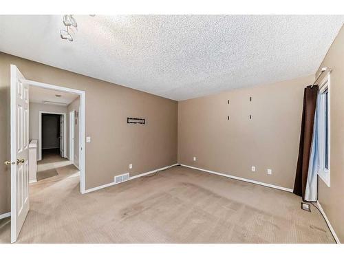 219 Coachway Road Sw, Calgary, AB - Indoor Photo Showing Other Room