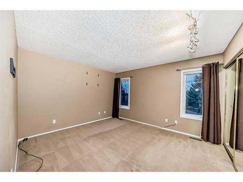 219 Coachway Road Sw, Calgary, AB - Indoor Photo Showing Other Room