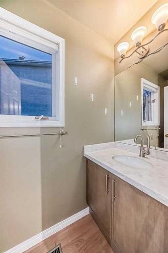 219 Coachway Road Sw, Calgary, AB - Indoor Photo Showing Bathroom