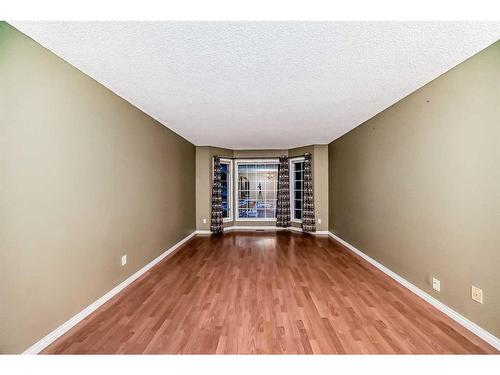 219 Coachway Road Sw, Calgary, AB - Indoor Photo Showing Other Room