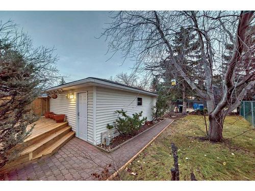 219 Coachway Road Sw, Calgary, AB - Outdoor