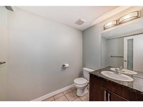 4-1622 28 Avenue Sw, Calgary, AB - Indoor Photo Showing Bathroom