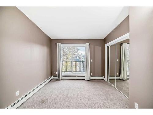 4-1622 28 Avenue Sw, Calgary, AB - Indoor Photo Showing Other Room