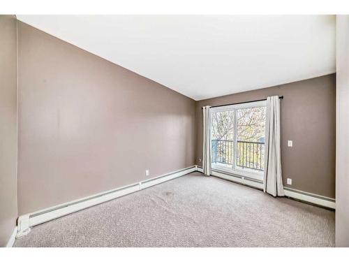 4-1622 28 Avenue Sw, Calgary, AB - Indoor Photo Showing Other Room