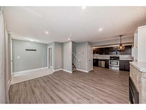 4-1622 28 Avenue Sw, Calgary, AB - Indoor