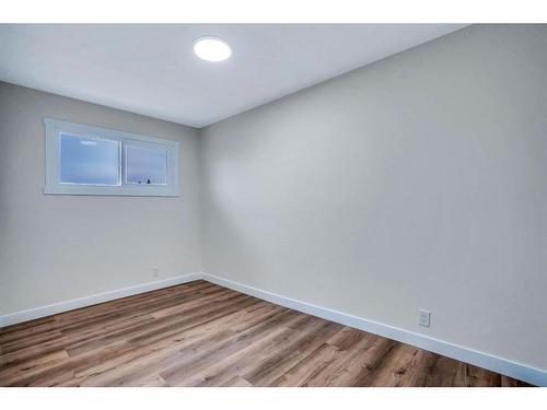 8332 Centre Street Ne, Calgary, AB - Indoor Photo Showing Other Room