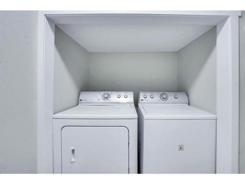 8332 Centre Street Ne, Calgary, AB - Indoor Photo Showing Laundry Room