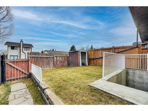 8332 Centre Street Ne, Calgary, AB - Outdoor