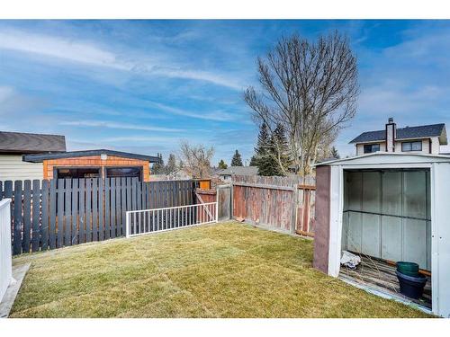 8332 Centre Street Ne, Calgary, AB - Outdoor