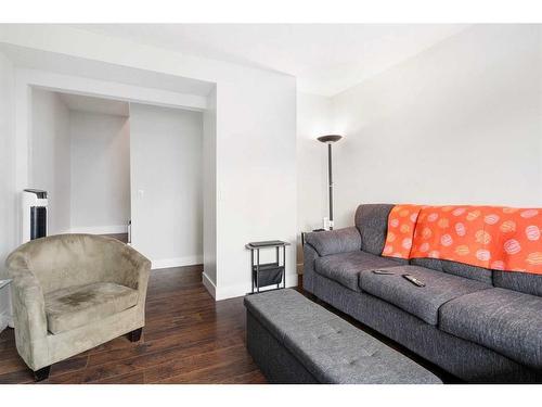 34-3032 Rundleson Road Ne, Calgary, AB - Indoor Photo Showing Living Room