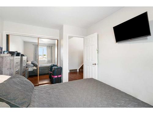 34-3032 Rundleson Road Ne, Calgary, AB - Indoor Photo Showing Bedroom