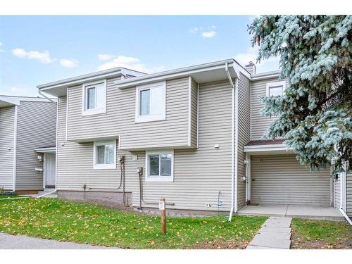 34-3032 Rundleson Road Ne, Calgary, AB - Outdoor