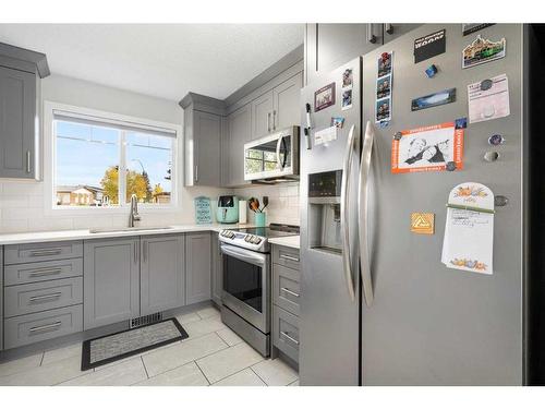 34-3032 Rundleson Road Ne, Calgary, AB - Indoor Photo Showing Kitchen