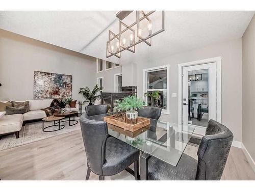 281 Cranberry Close Se, Calgary, AB - Indoor Photo Showing Living Room