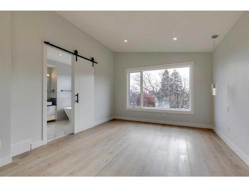 2430 26 Avenue Nw, Calgary, AB - Indoor Photo Showing Other Room