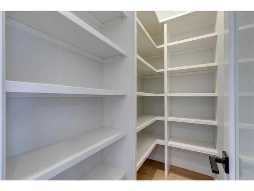 2430 26 Avenue Nw, Calgary, AB - Indoor With Storage