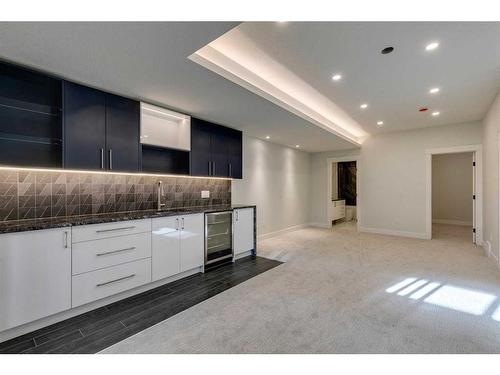 2430 26 Avenue Nw, Calgary, AB - Indoor Photo Showing Kitchen