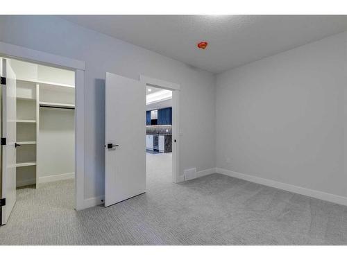 2430 26 Avenue Nw, Calgary, AB - Indoor Photo Showing Other Room