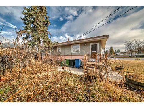 11 Beaupre Crescent Nw, Calgary, AB - Outdoor