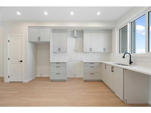 440 Tekarra Drive Nw, Calgary, AB - Indoor Photo Showing Kitchen