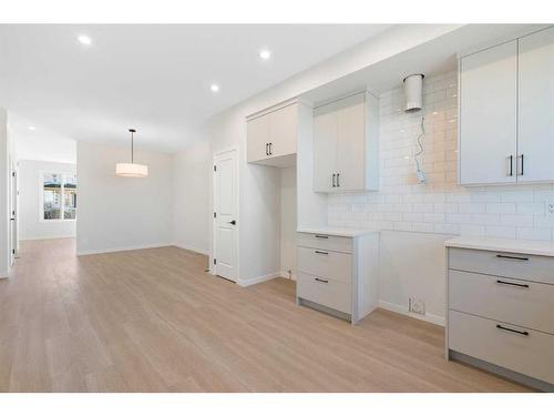 440 Tekarra Drive Nw, Calgary, AB - Indoor Photo Showing Kitchen