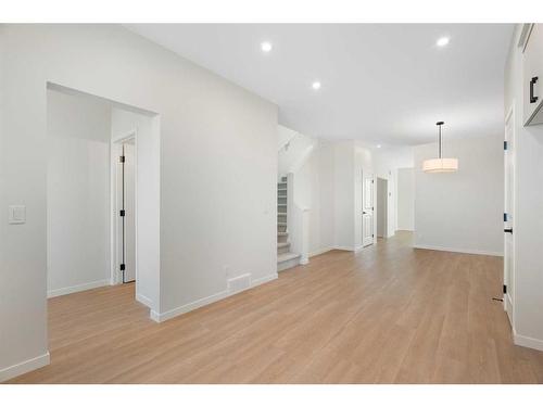 440 Tekarra Drive Nw, Calgary, AB - Indoor Photo Showing Other Room