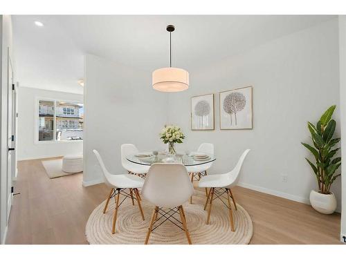 440 Tekarra Drive Nw, Calgary, AB - Indoor Photo Showing Dining Room