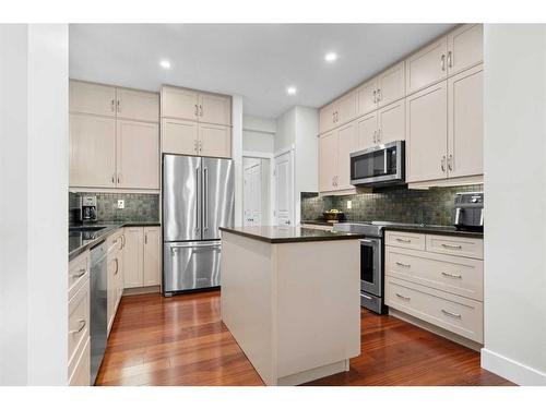 97 Mahogany Square Se, Calgary, AB - Indoor Photo Showing Kitchen With Upgraded Kitchen