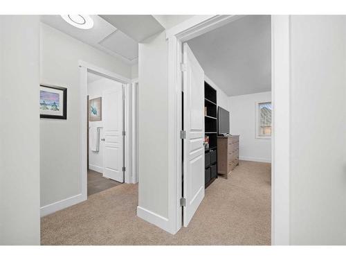 97 Mahogany Square Se, Calgary, AB - Indoor Photo Showing Other Room