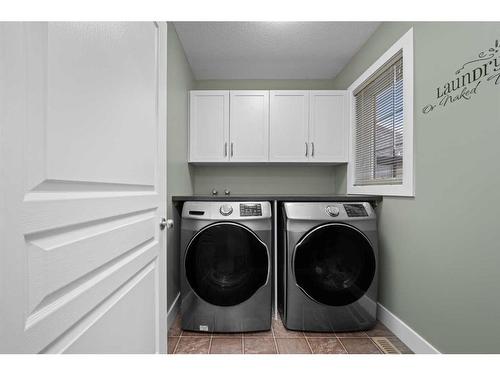 97 Mahogany Square Se, Calgary, AB - Indoor Photo Showing Laundry Room