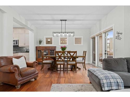 97 Mahogany Square Se, Calgary, AB - Indoor Photo Showing Living Room