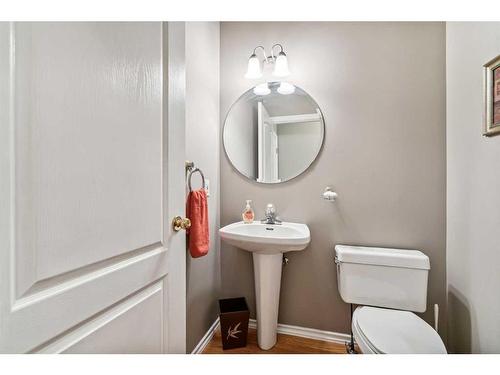 125 Evergreen Place Sw, Calgary, AB - Indoor Photo Showing Bathroom