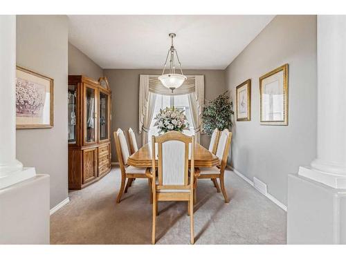 125 Evergreen Place Sw, Calgary, AB - Indoor Photo Showing Dining Room