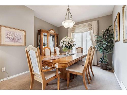 125 Evergreen Place Sw, Calgary, AB - Indoor Photo Showing Dining Room