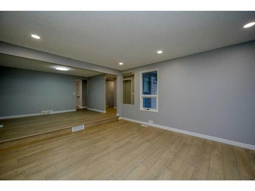 700 Woodpark Boulevard Sw, Calgary, AB - Indoor