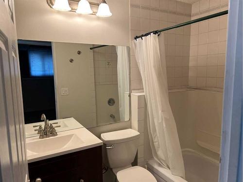 220 Storybook Terrace Nw, Calgary, AB - Indoor Photo Showing Bathroom