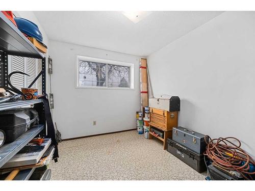 7952 Huntwick Crescent Ne, Calgary, AB - Indoor