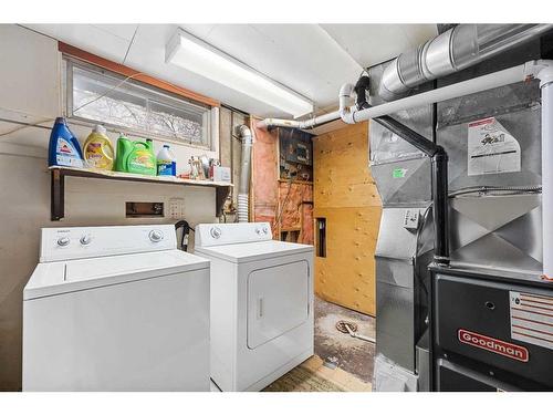 7952 Huntwick Crescent Ne, Calgary, AB - Indoor Photo Showing Laundry Room