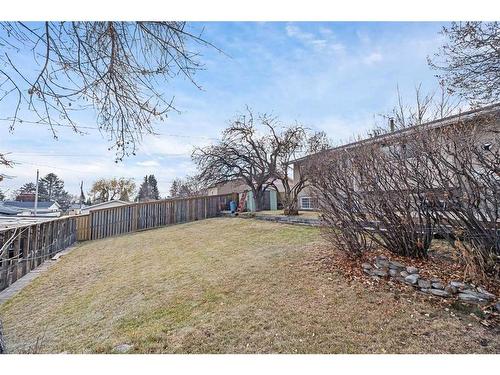 7952 Huntwick Crescent Ne, Calgary, AB - Outdoor