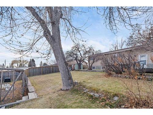 7952 Huntwick Crescent Ne, Calgary, AB - Outdoor