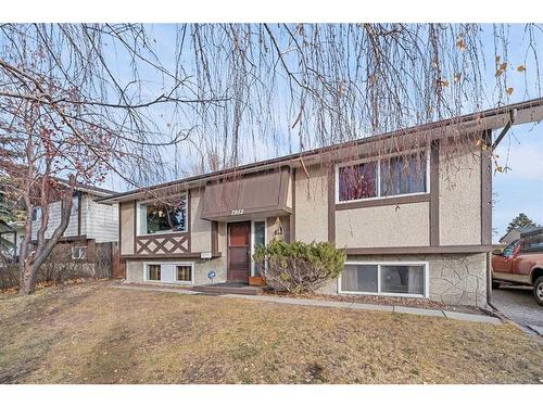 7952 Huntwick Crescent Ne, Calgary, AB - Outdoor