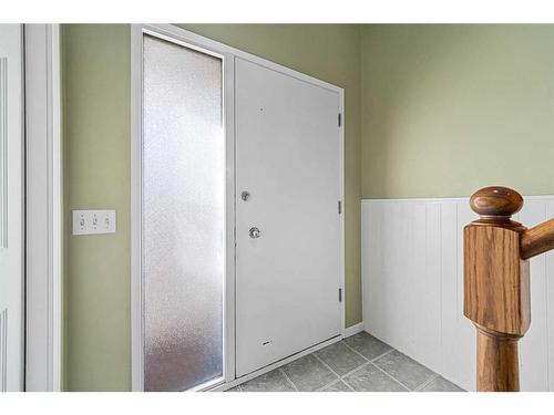 7952 Huntwick Crescent Ne, Calgary, AB - Indoor Photo Showing Other Room