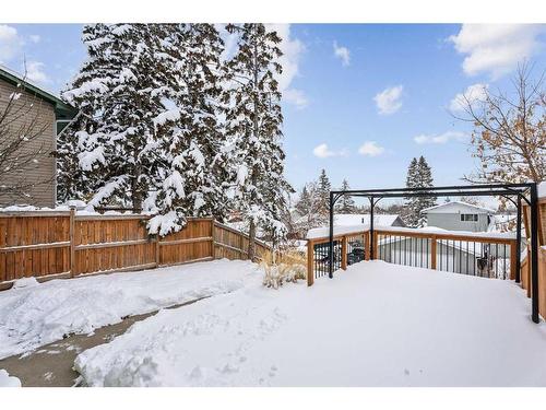 115 Pineson Place Ne, Calgary, AB - Outdoor