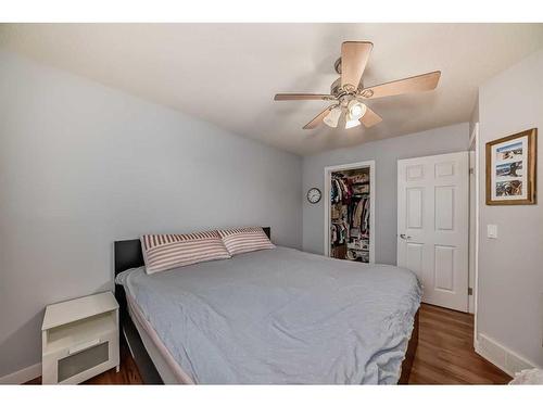 123 Country Hills Villas Nw, Calgary, AB - Indoor Photo Showing Bedroom