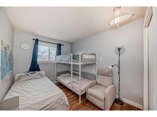 123 Country Hills Villas Nw, Calgary, AB - Indoor Photo Showing Bedroom