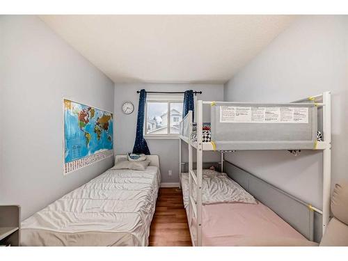 123 Country Hills Villas Nw, Calgary, AB - Indoor Photo Showing Bedroom